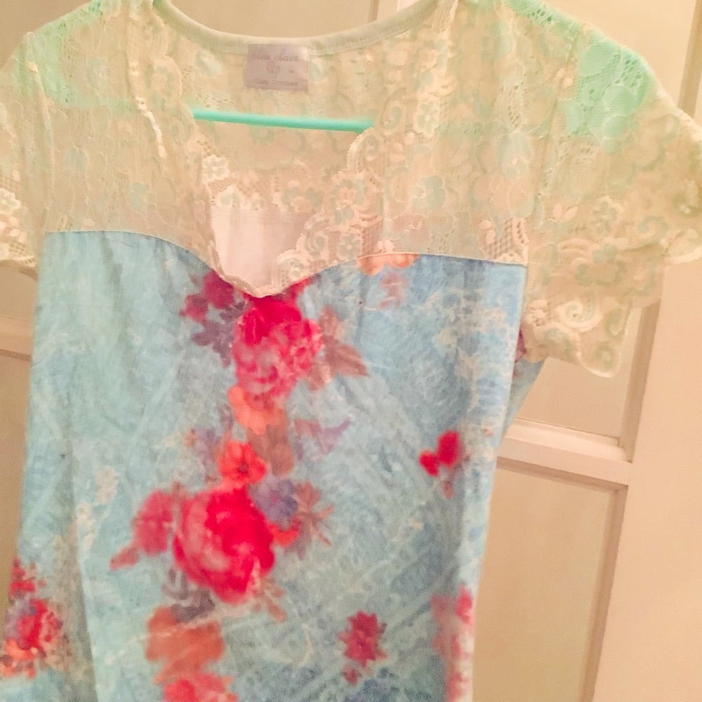Claire petite bloom vintage lace top